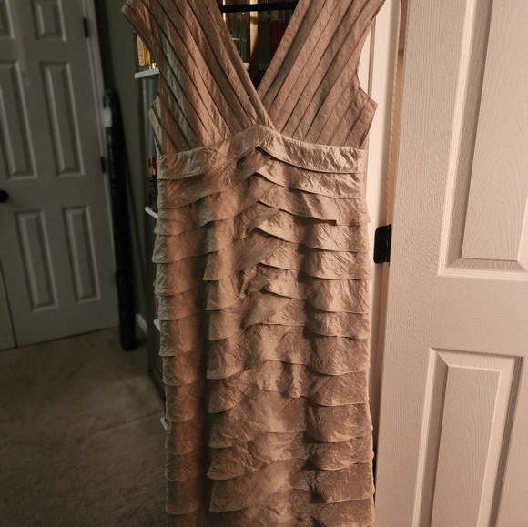 Adrianna Papell Dresses & Skirts - Adrianna Papell, Gold, Size 16